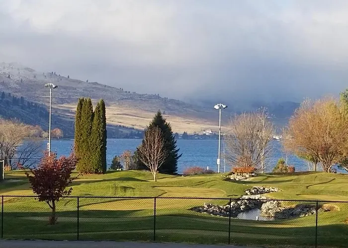 Lake Chelan View Condo In Downtown Near Beach!