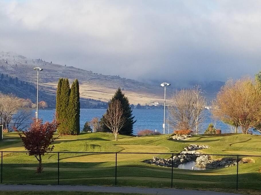 View In Downtown Near Beach! Apartment Chelan